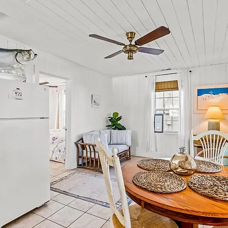 Charming Cottage Atlantic Beach Exterior photo